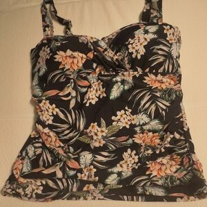 Sonifio swim top size 8